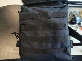 La premi&egrave;re poche du sac Radiobox