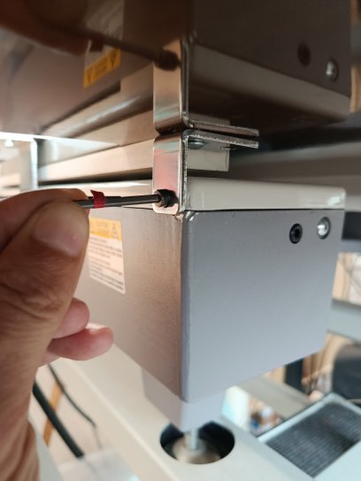 Fixation de la table de travail