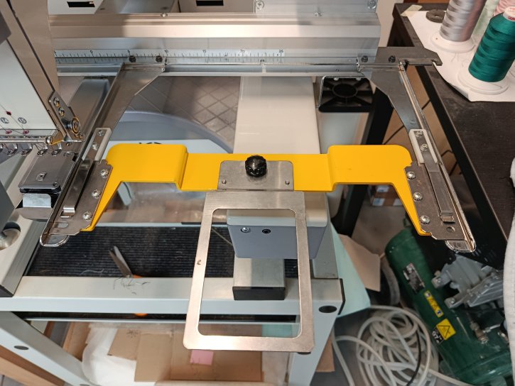 cadre fix&eacute; sur les bras