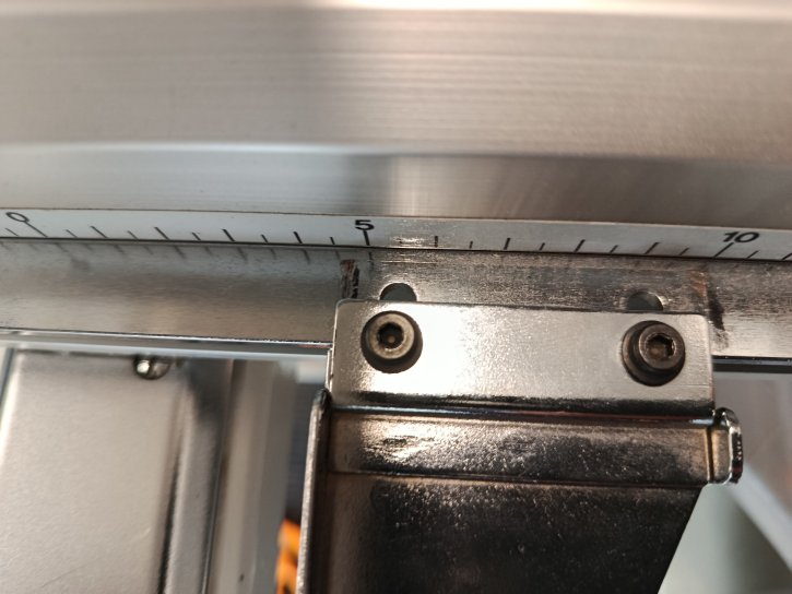 rep&egrave;res pour positionner les bras supportant les cadres